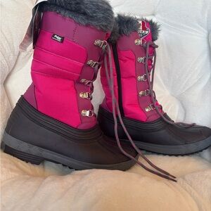 Pajar hot Pink and Black winter boots, ski slope,faux fur at top